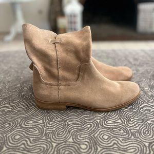 New tan suede booties!